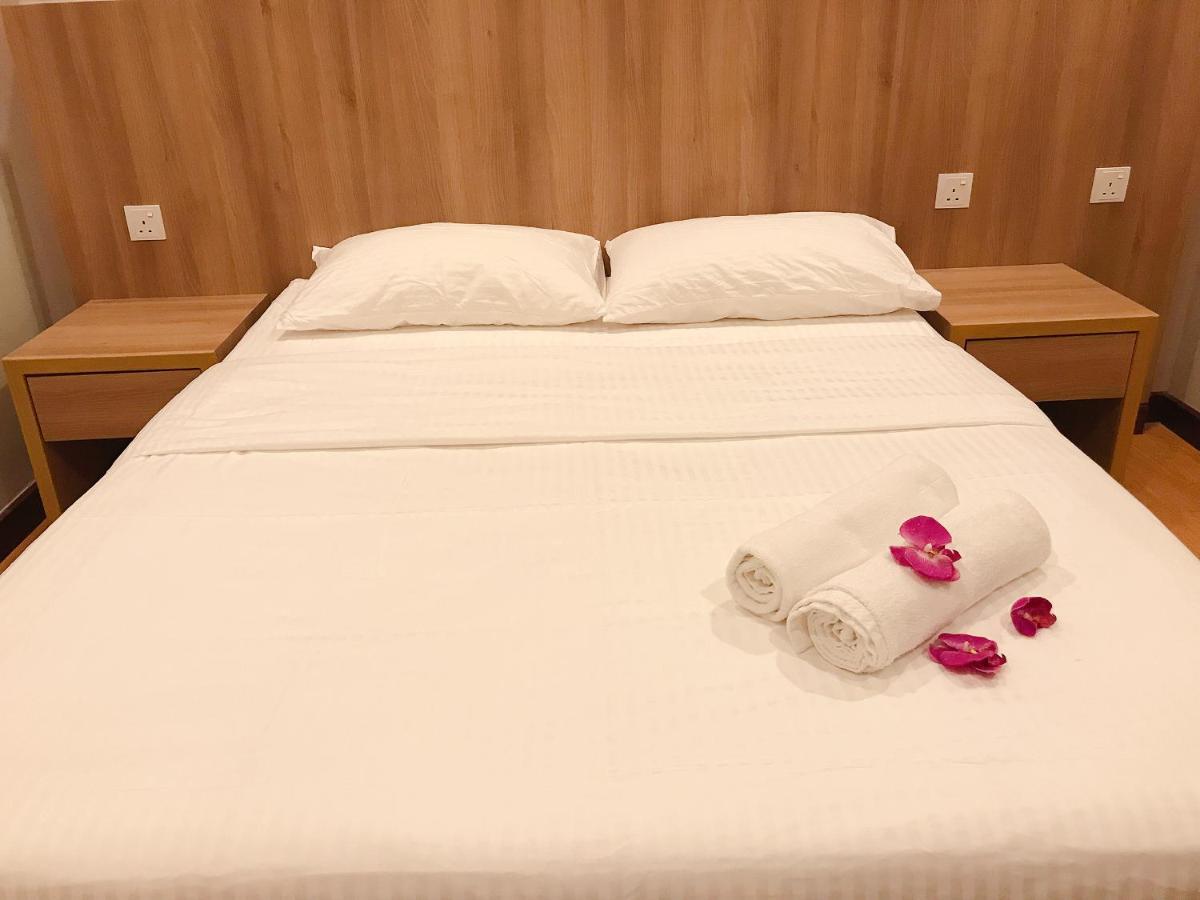 Imperial Grand Suite Apartment Kuching Buitenkant foto