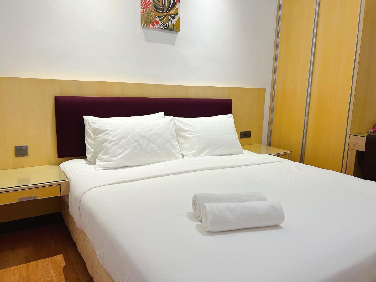 Imperial Grand Suite Apartment Kuching Buitenkant foto