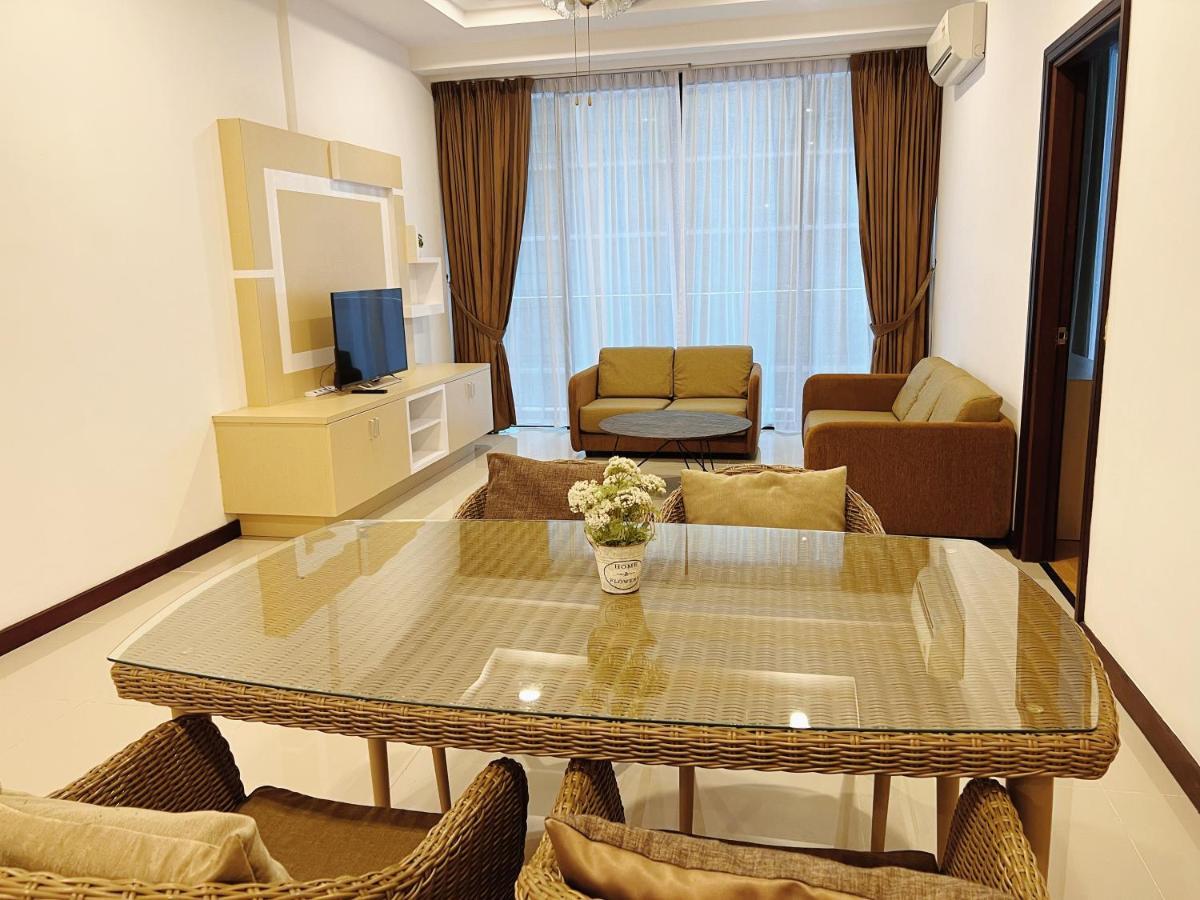 Imperial Grand Suite Apartment Kuching Buitenkant foto