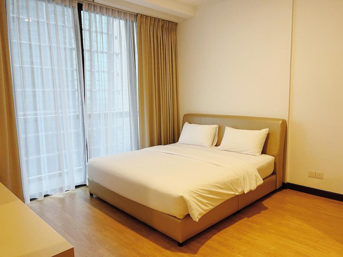 Imperial Grand Suite Apartment Kuching Buitenkant foto