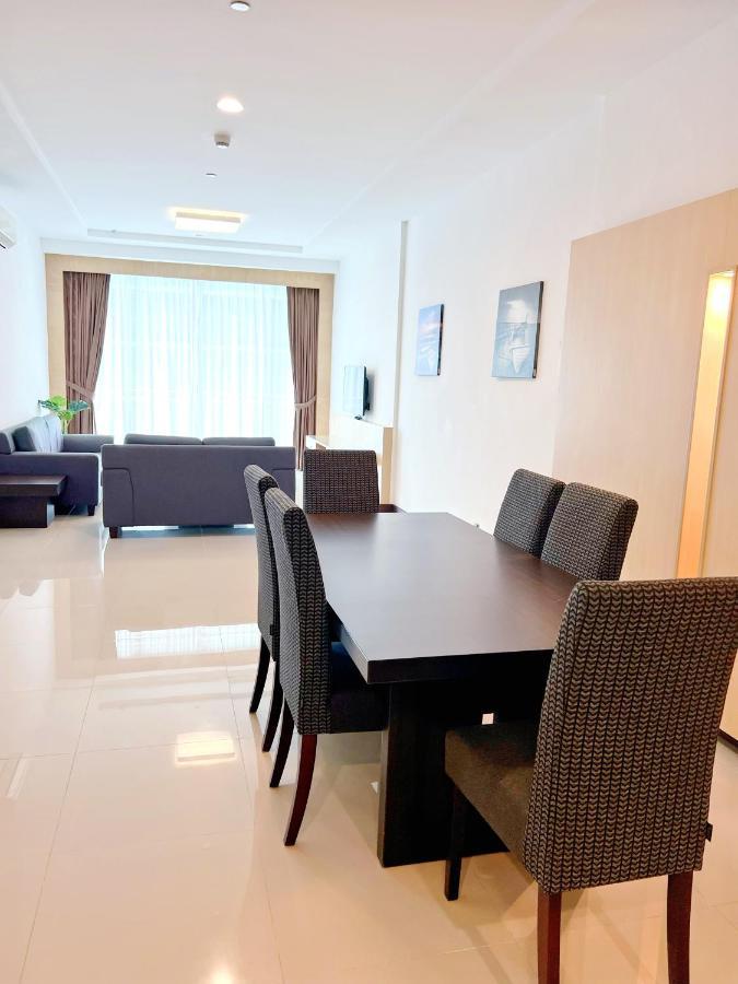 Imperial Grand Suite Apartment Kuching Buitenkant foto