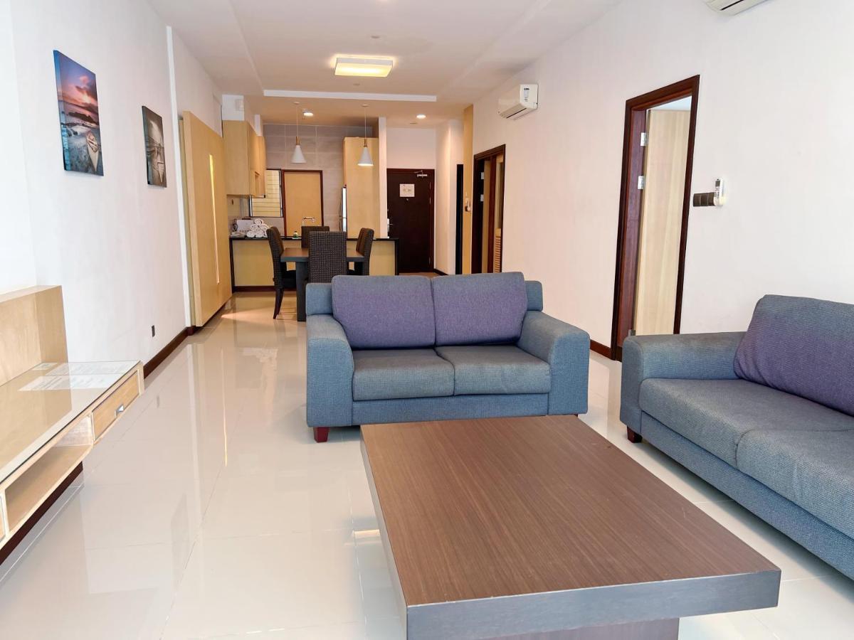 Imperial Grand Suite Apartment Kuching Buitenkant foto