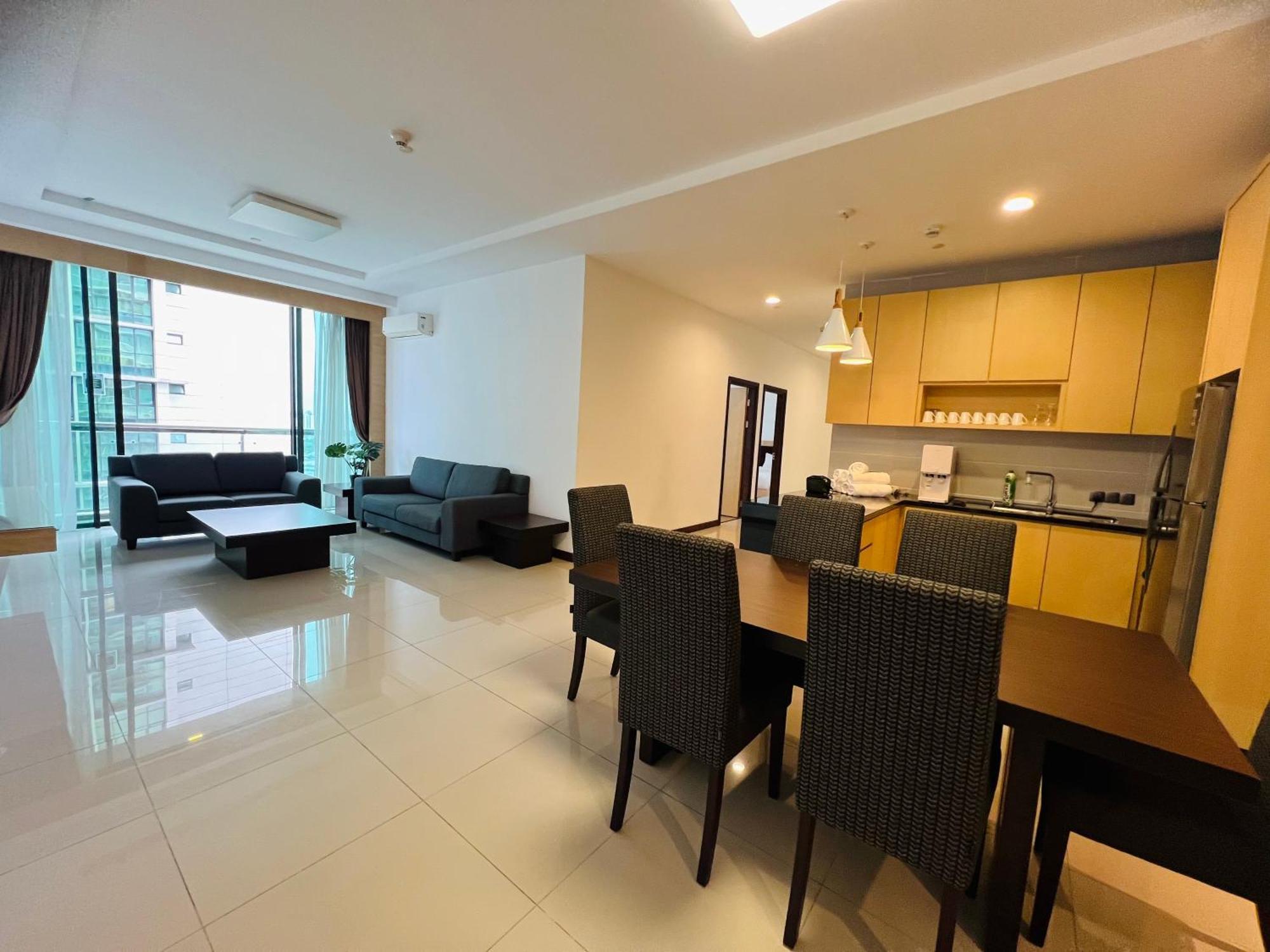 Imperial Grand Suite Apartment Kuching Buitenkant foto