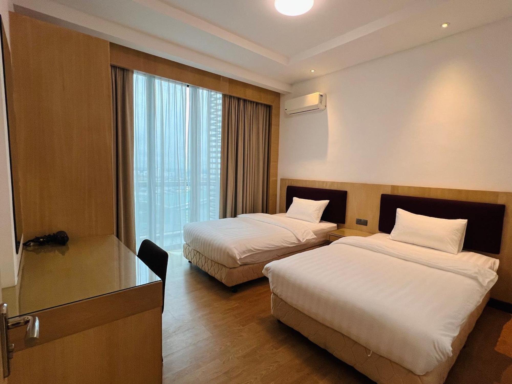 Imperial Grand Suite Apartment Kuching Buitenkant foto