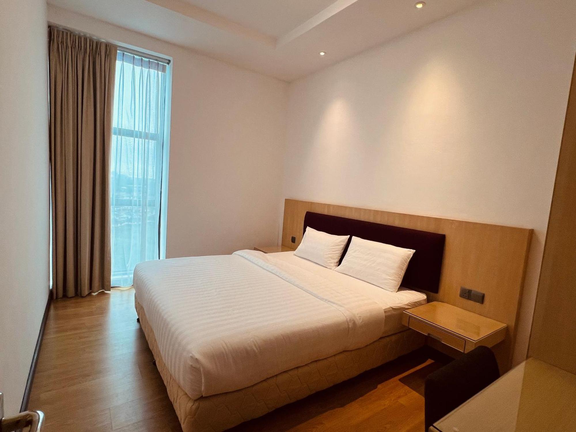 Imperial Grand Suite Apartment Kuching Buitenkant foto