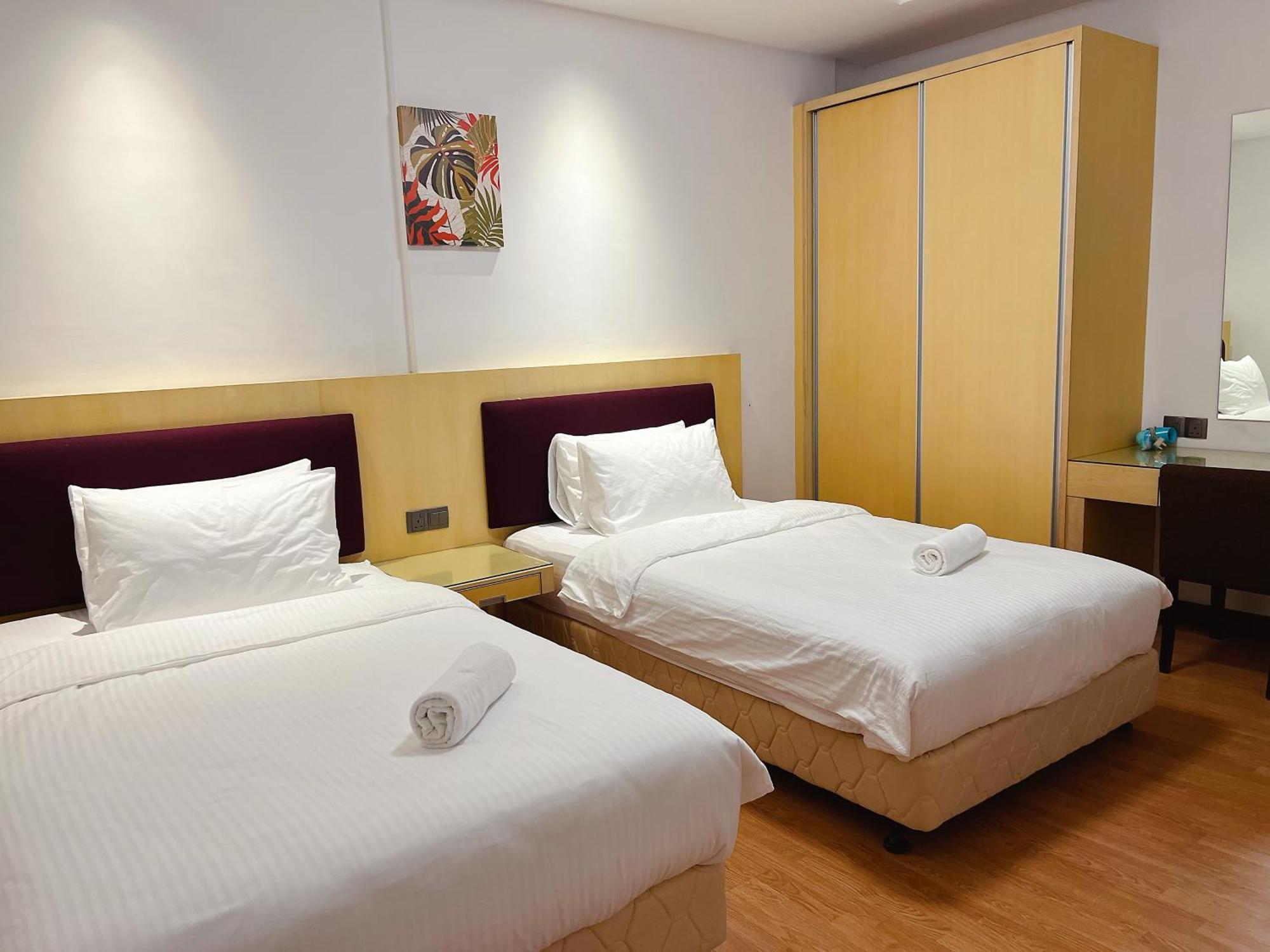 Imperial Grand Suite Apartment Kuching Buitenkant foto