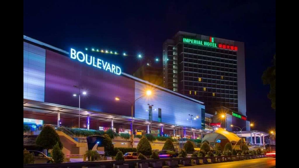 Imperial Grand Suite Apartment Kuching Buitenkant foto