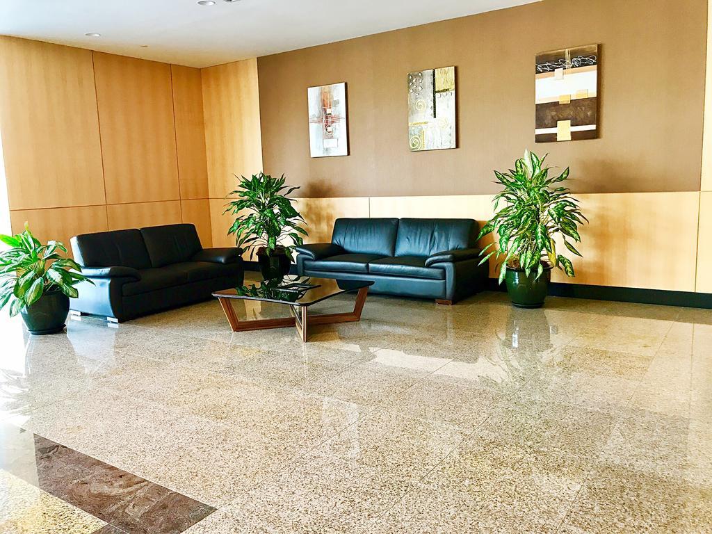 Imperial Grand Suite Apartment Kuching Buitenkant foto